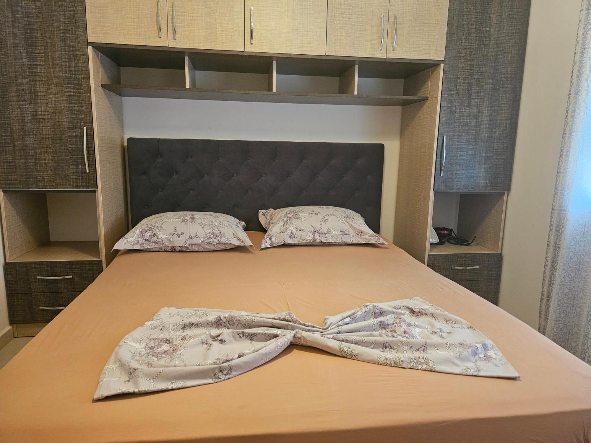 Bral Apartment 5 - Beachfront Durrës Esterno foto